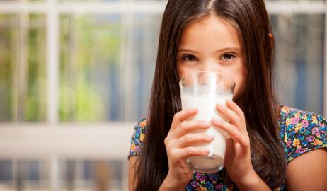 Υπέρμαχοι της κατανάλωσης μόνο παστεριωμένου γάλακτος οι Αμερικανοί παιδίατροι