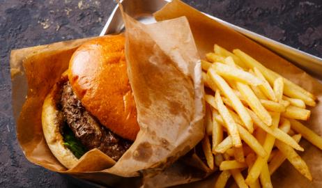 Πως το junk food επηρεάζει τη λειτουργία του μεταβολισμού μας