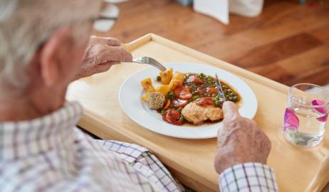 Η κατανάλωση περισσότερων πρωτεϊνών μπορεί να μην ωφελεί τους ηλικιωμένους άνδρες