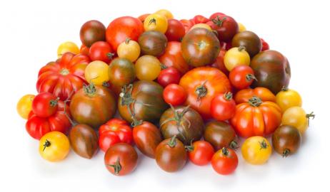 Τα οφέλη για την υγεία από τις ντομάτες ποικίλουν ανάλογα με το χρώμα τους