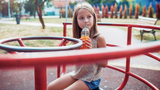 Η Βρετανική κυβέρνηση εξετάζει την απαγόρευση των ενεργειακών ποτών για τα παιδιά