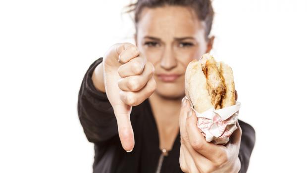 Τo junk food μπορεί να παίξει βασικό ρόλο στο άγχος και την κατάθλιψη