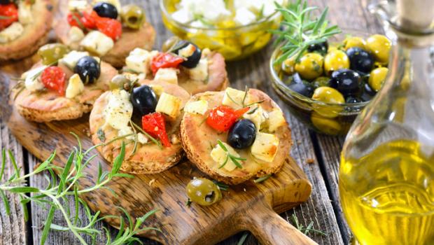 Η μεσογειακή διατροφή εμποδίζει την υπερκατανάλωση τροφής;